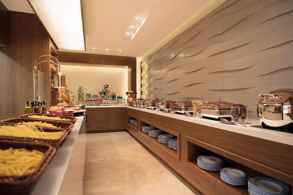 Souq Al Wakra Hotel Qatar By Tivoli Al Wakrah Ресторан фото A buffet at a hotel
